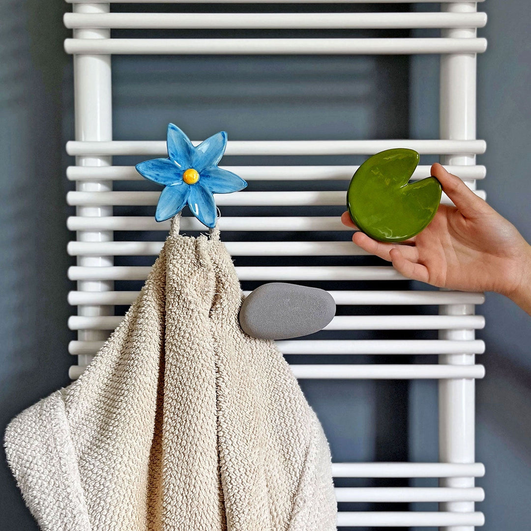 Set of hangers for radiators and towel warmers FUNNY 7