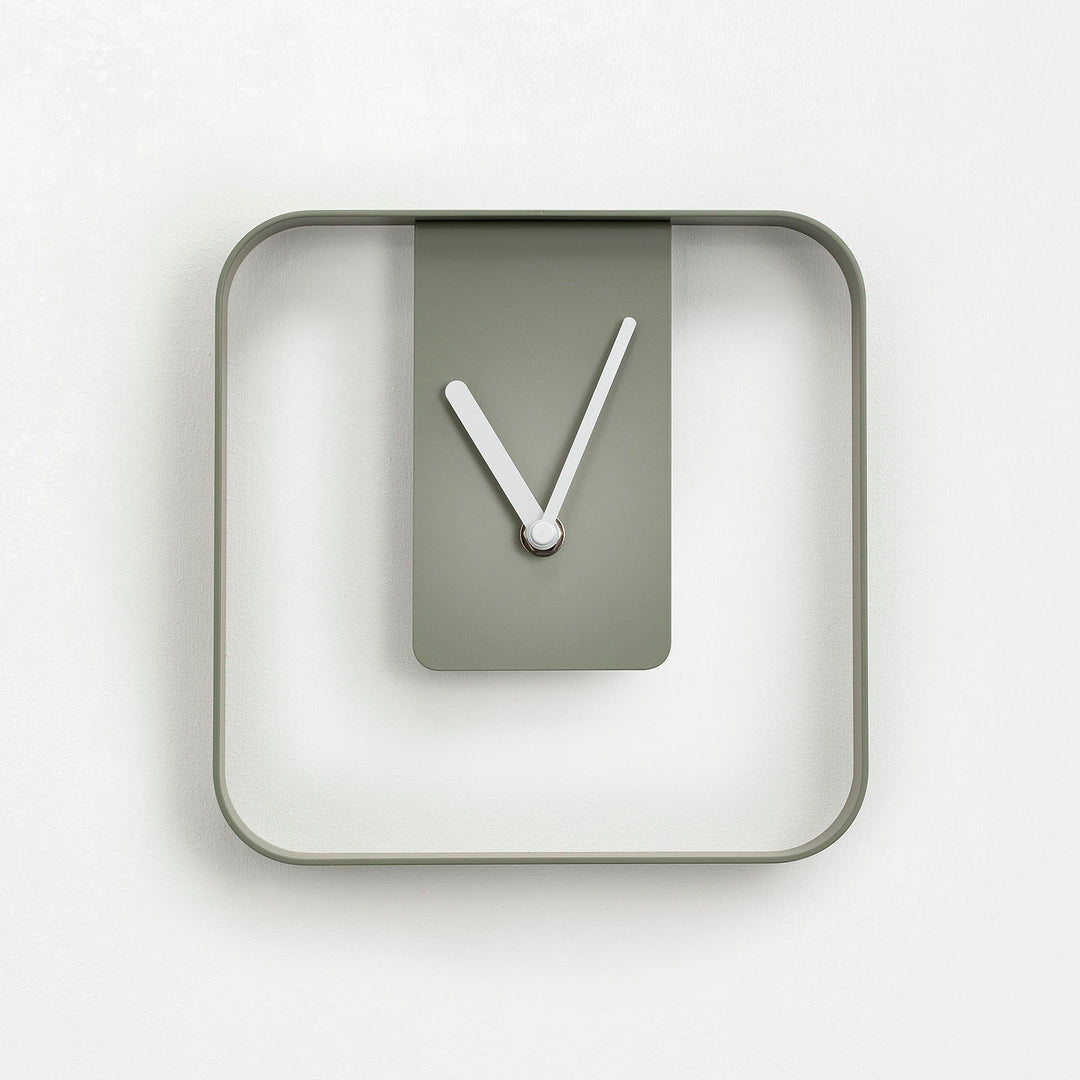 CHONE green table/wall clock