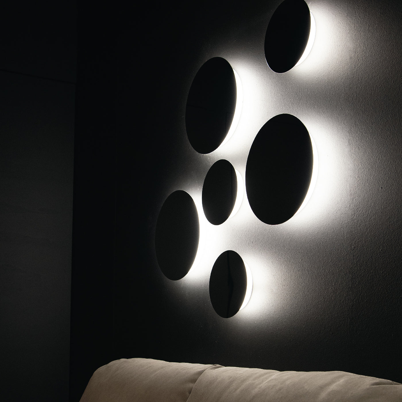 ECLIPSE white led wall light